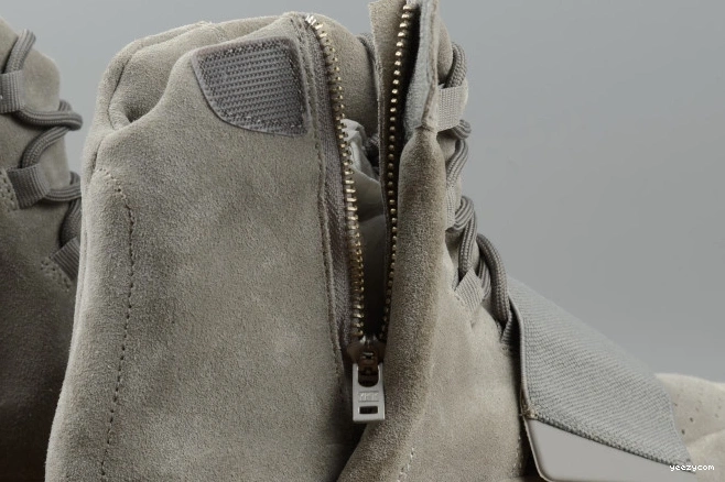 LIGHT 750 YEEZY GREY GLOW GUM BOOST DARK BB1840 ADIDAS 1027